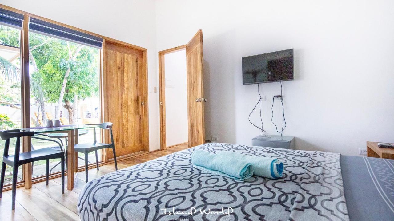 Island World Panglao Hotel Екстериор снимка