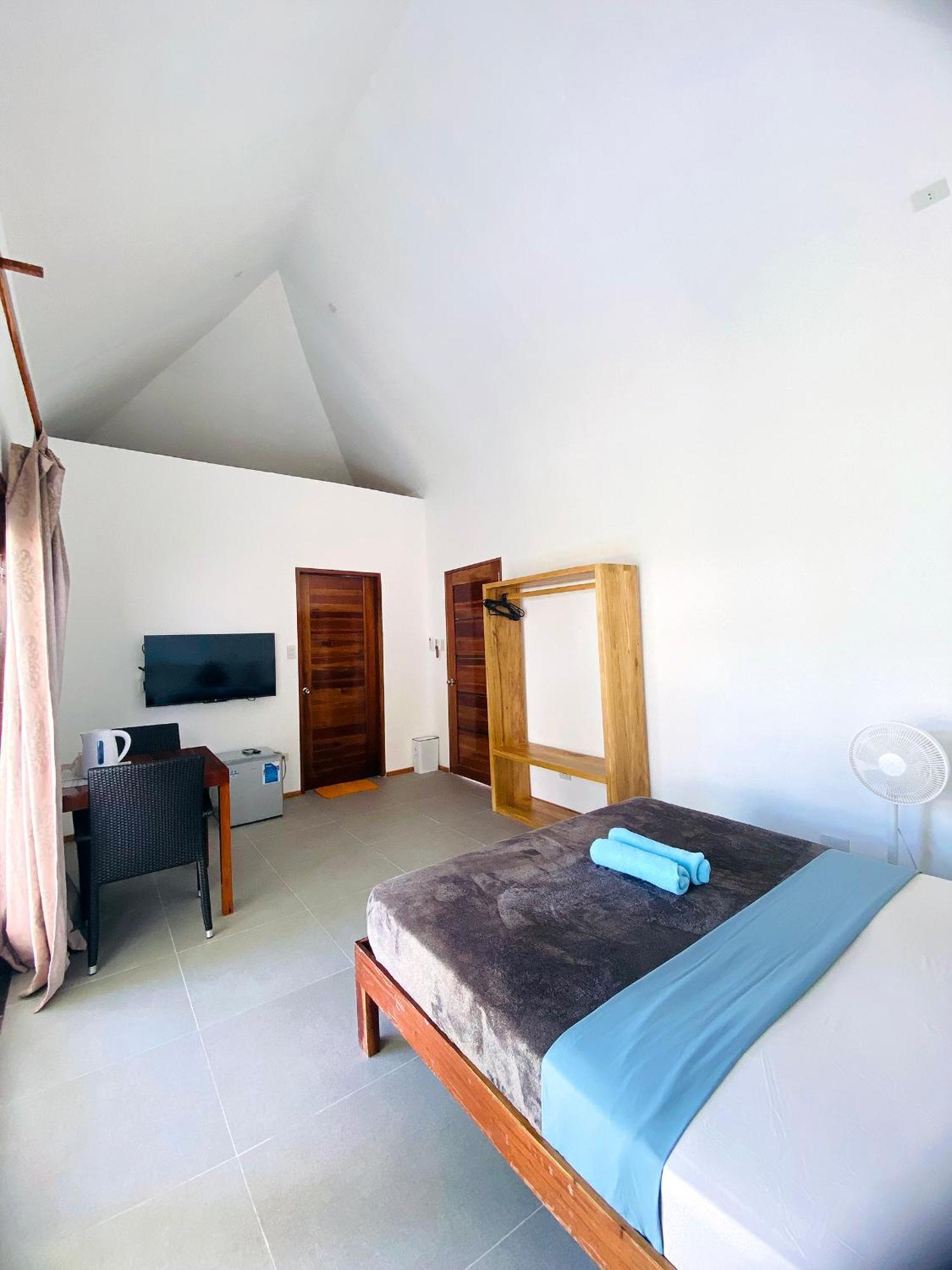 Island World Panglao Hotel Екстериор снимка