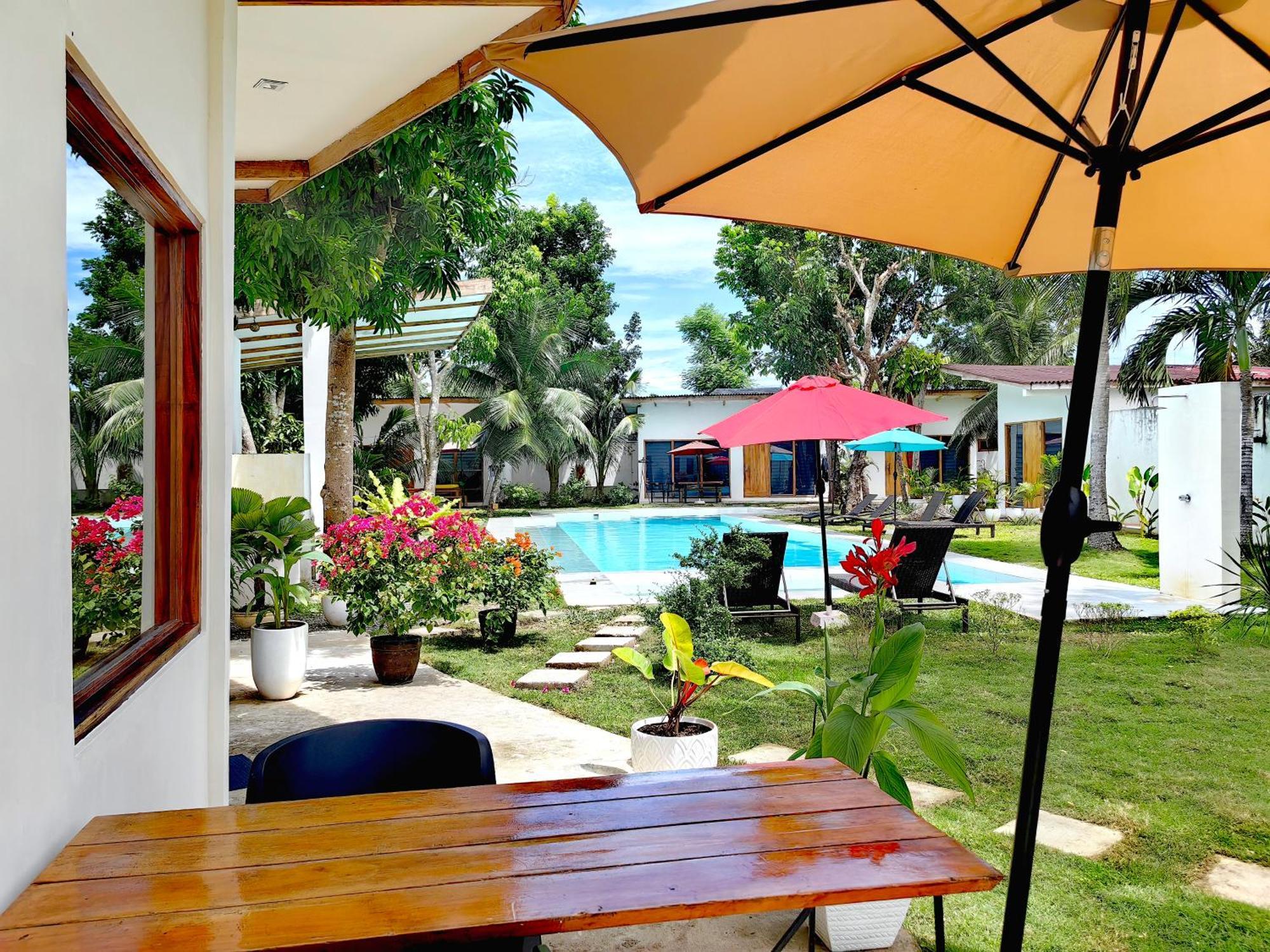 Island World Panglao Hotel Екстериор снимка