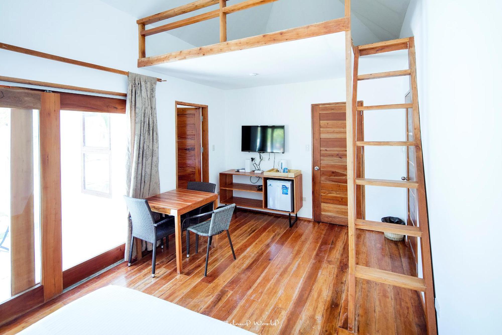 Island World Panglao Hotel Екстериор снимка