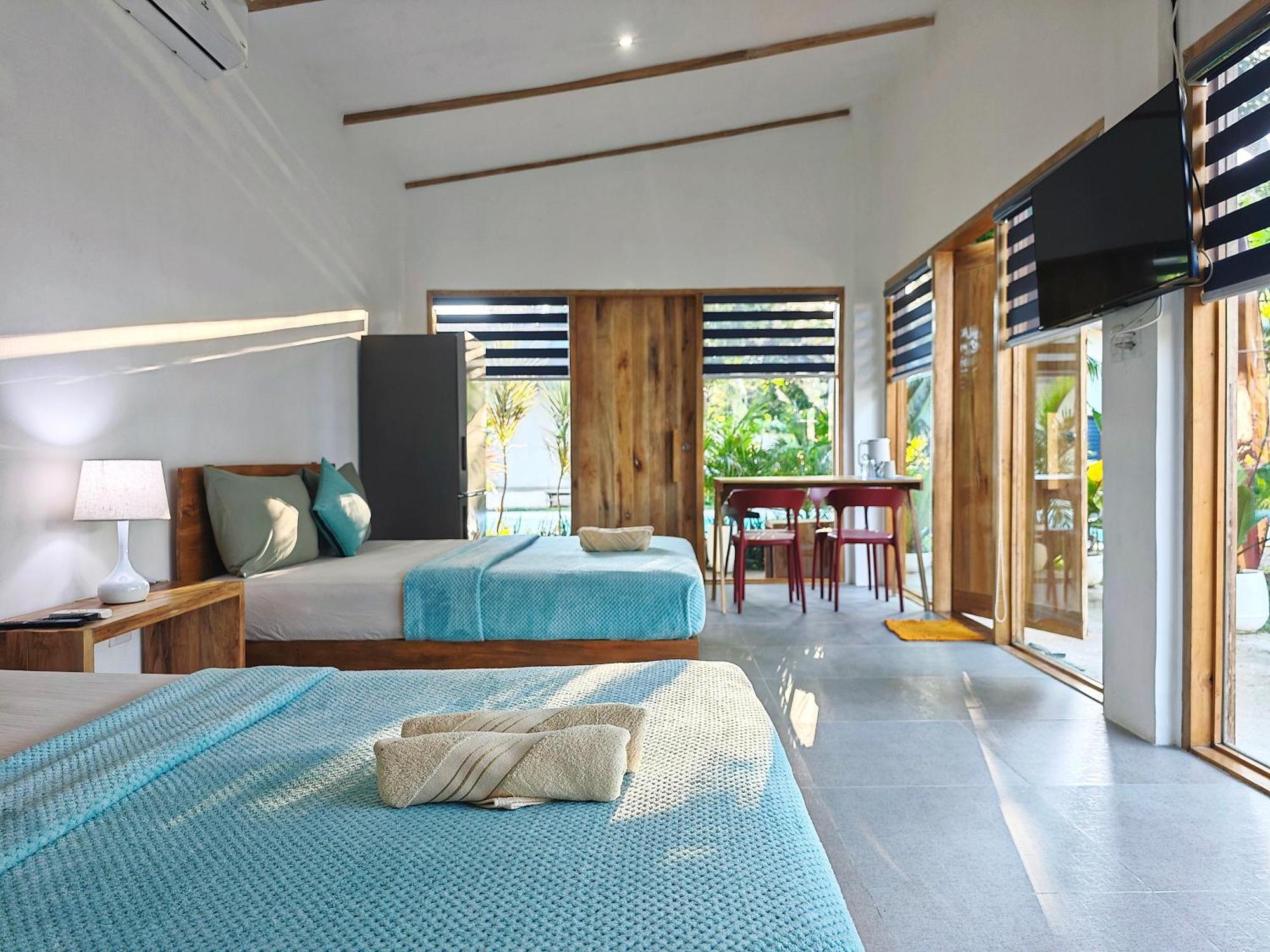Island World Panglao Hotel Екстериор снимка