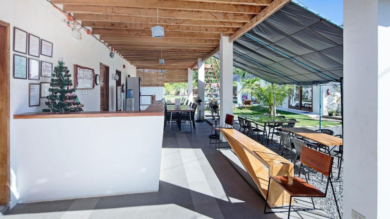 Island World Panglao Hotel Екстериор снимка