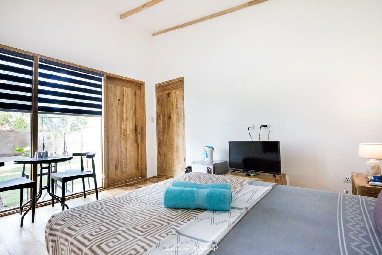 Island World Panglao Hotel Екстериор снимка